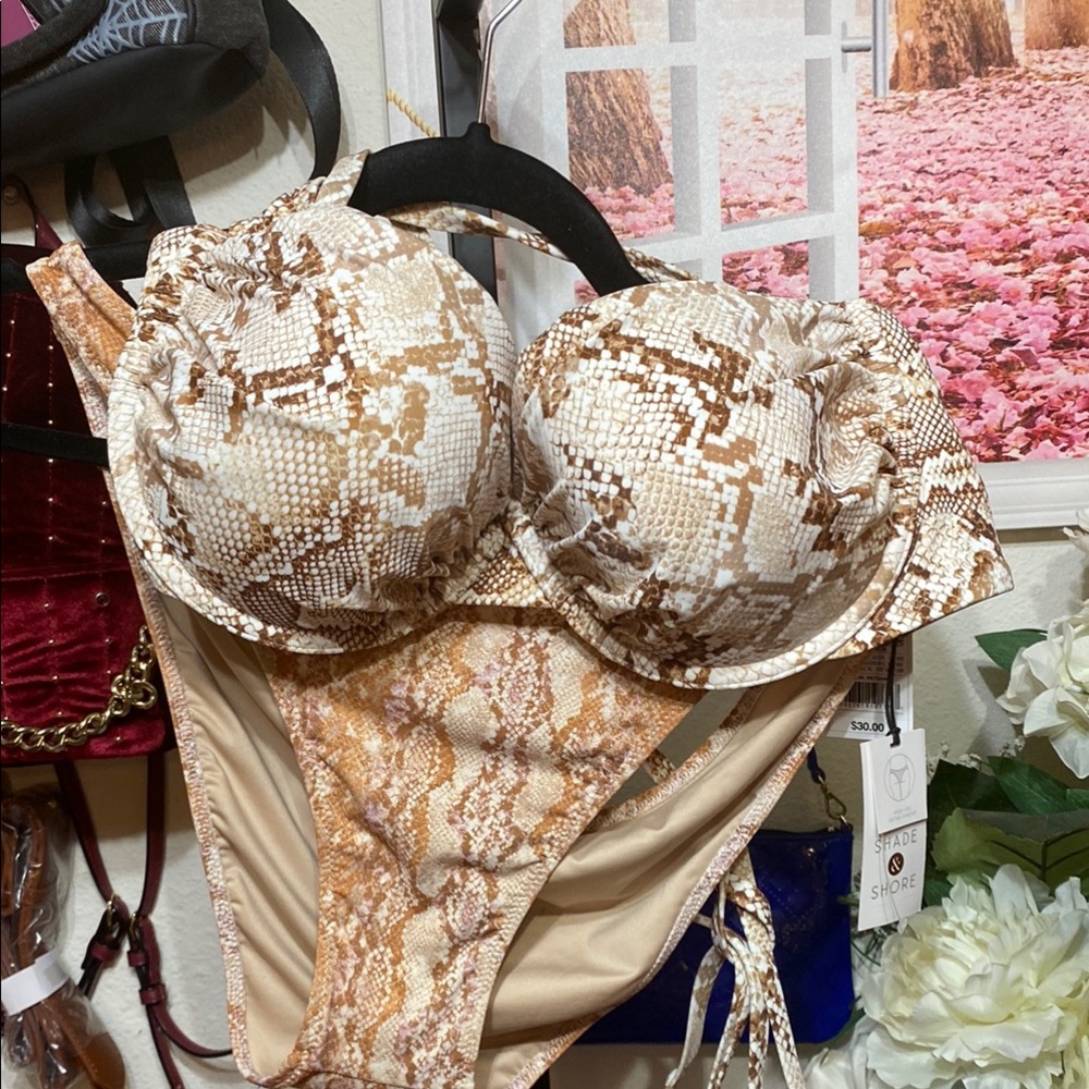 - Shade & Shore Snakeskin Bikini NWT top is a 34DD bottom is XL